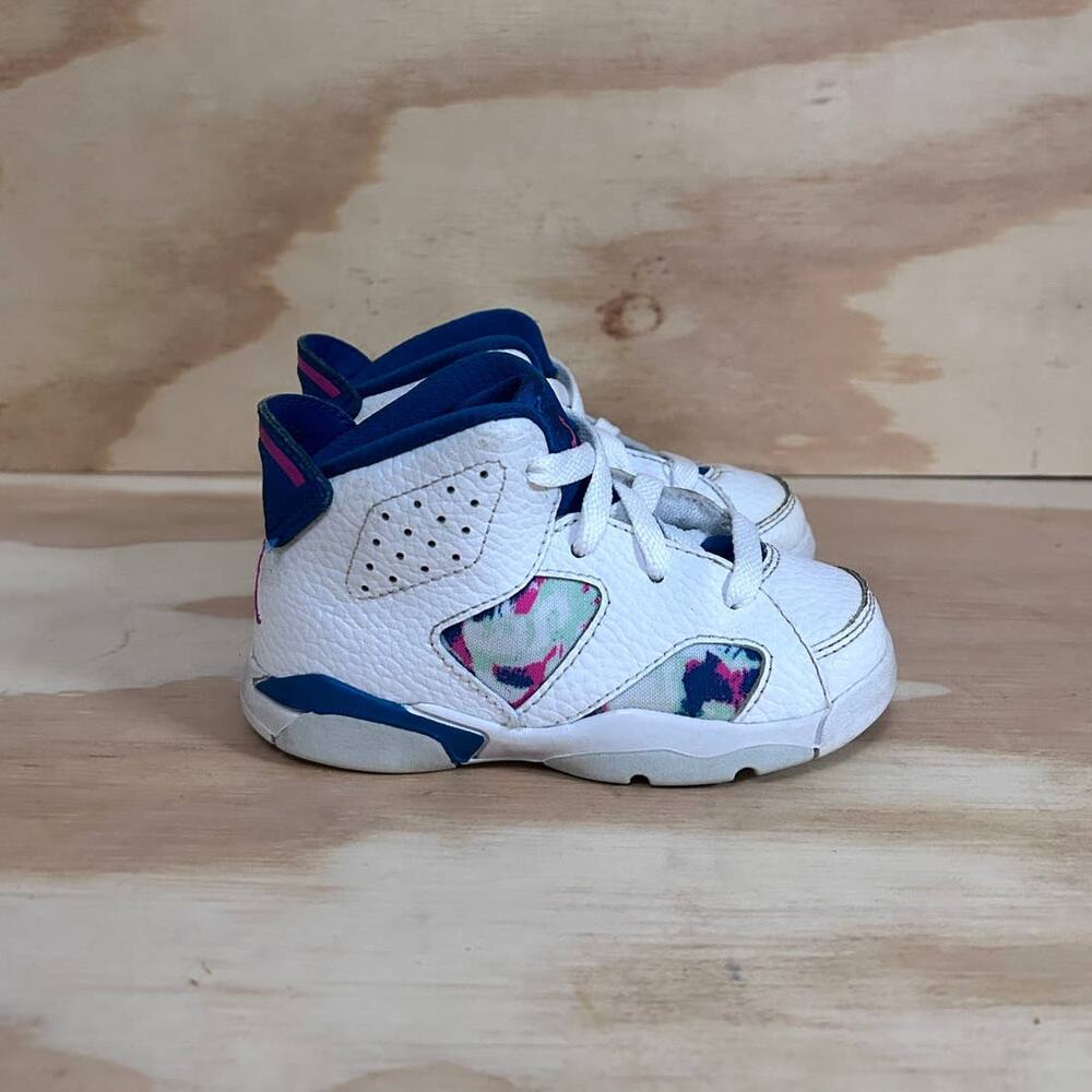 Nike - Jordan 6 Retro - Sneakers - White/Blue - Kids Baby - 7C - 645127-153